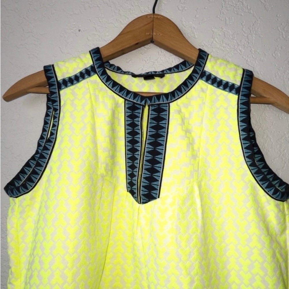 Like new J CREW arrow print dress - Picture 3 of 6